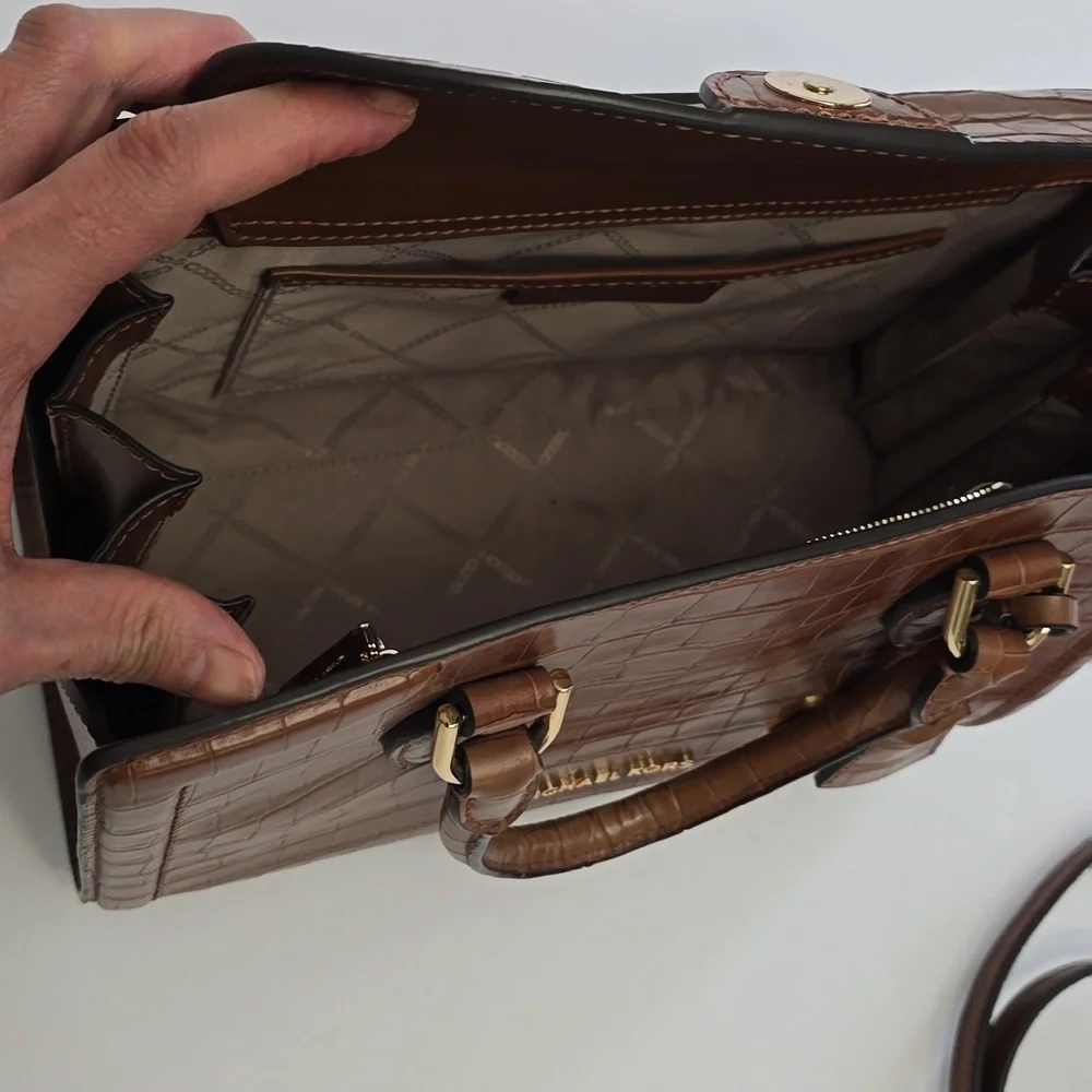 New Michael Kors Zoe Croc Embossed Leather Satchel Handbag Crosdbody Brown